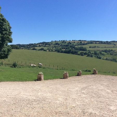 Domaine De Noyer Bed & Breakfast Saint-Christophe-en-Brionnais Luaran gambar